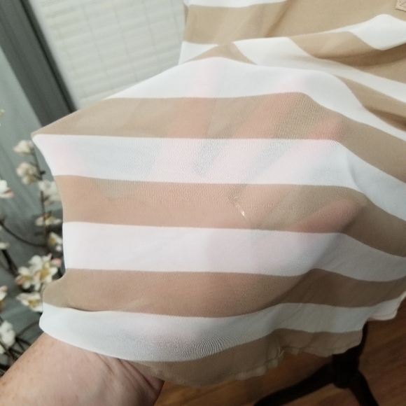 ✨ Old Navy Tan Striped Sheer Long sleeve Blouse - Picture 7 of 8